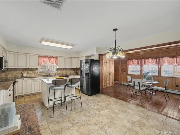 $849,999 | 4 Debbie Court, Chester, NY 10918