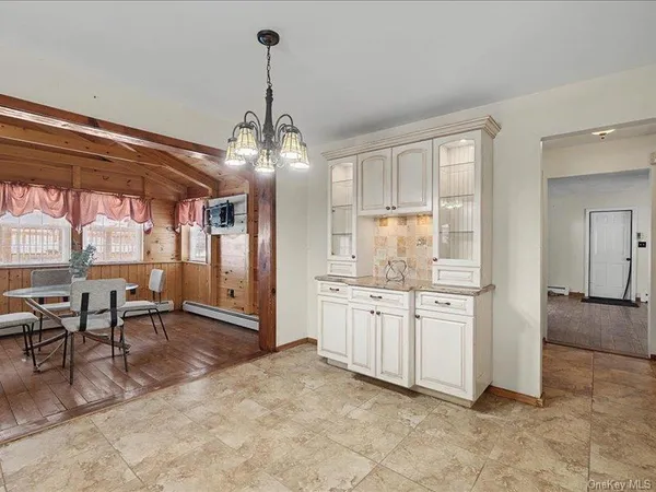 $849,999 | 4 Debbie Court, Chester, NY 10918