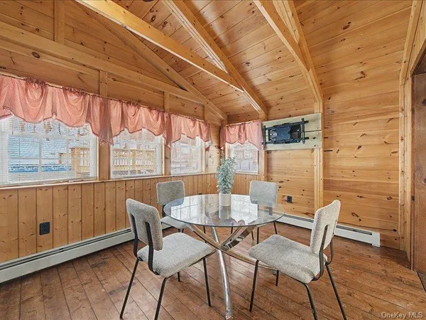 $849,999 | 4 Debbie Court, Chester, NY 10918
