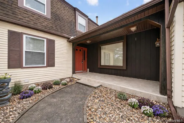 $849,999 | 4 Debbie Court, Chester, NY 10918