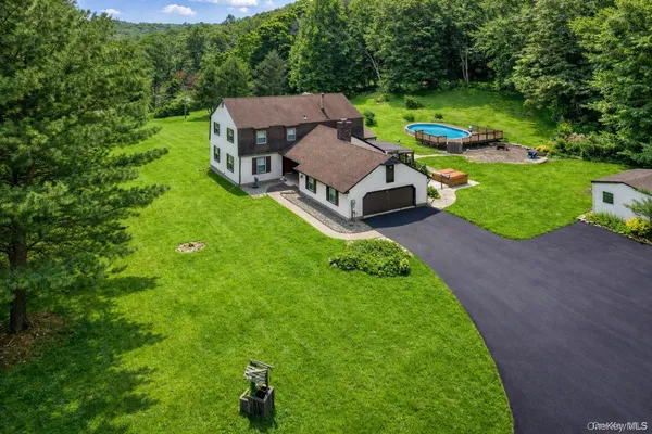 $849,999 | 4 Debbie Court, Chester, NY 10918