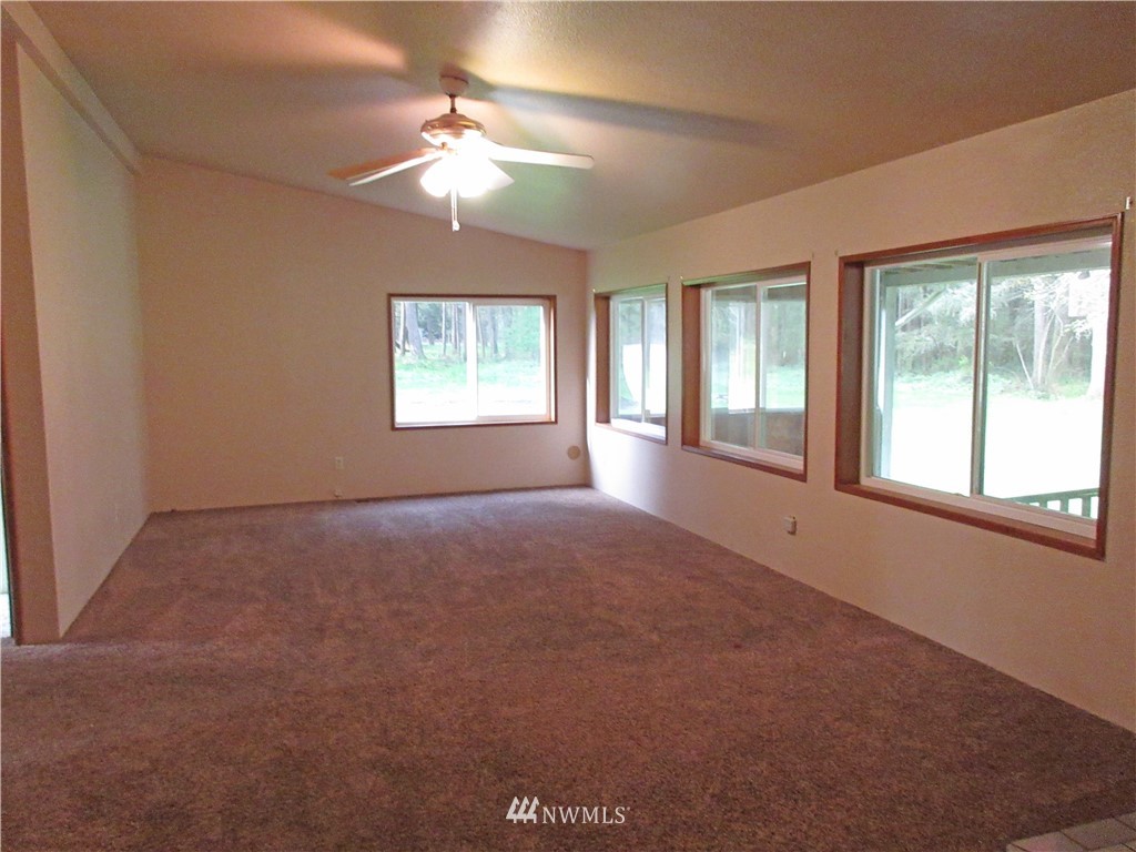 363 Hawkins Road Winlock, WA 98596 - Photo 4 of 25