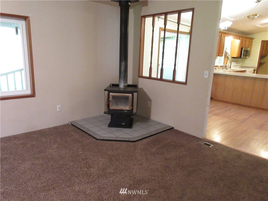363 Hawkins Road Winlock, WA 98596 - Photo 5 of 25