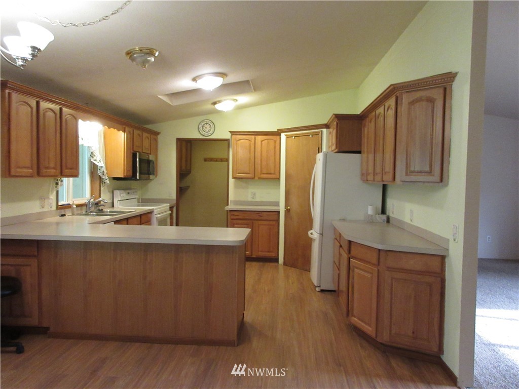363 Hawkins Road Winlock, WA 98596 - Photo 6 of 25