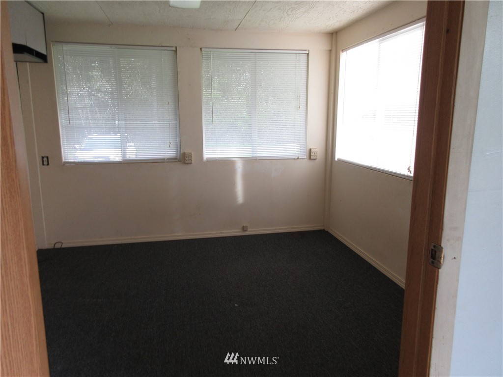 363 Hawkins Road Winlock, WA 98596 - Photo 8 of 25