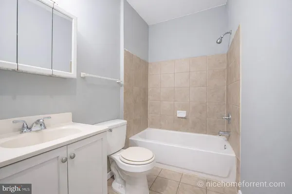 $1,850 | 436 Filmore Street, Unit 1, Riverside, NJ 08075