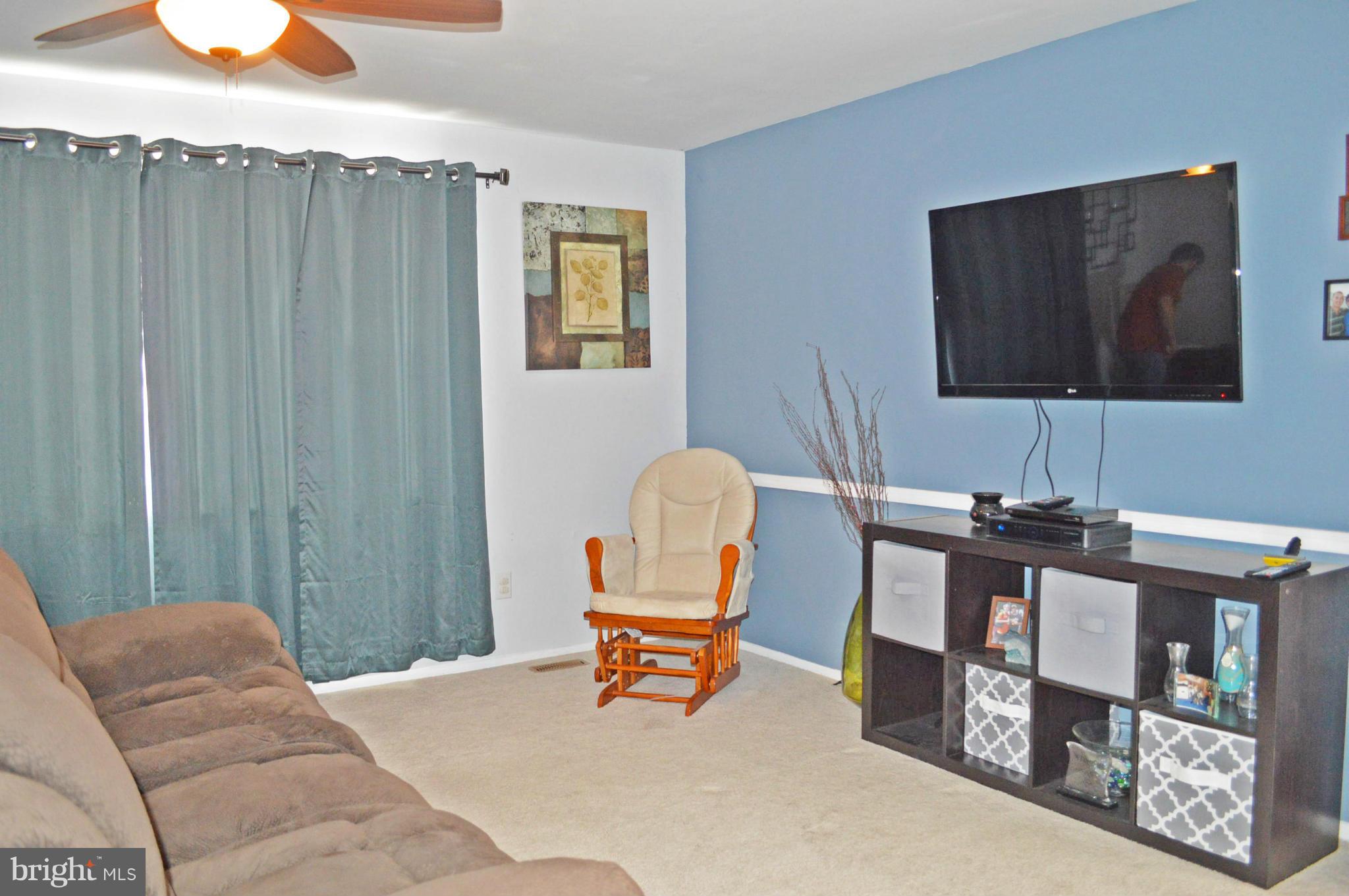 7761 Notley Road Pasadena, MD 21122 - Photo 3 of 25 Family Room