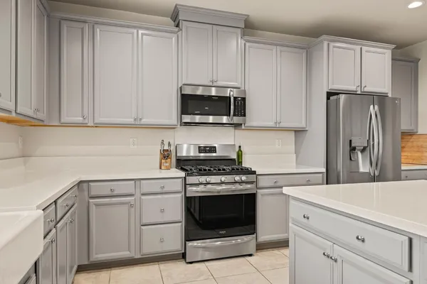 $715,000 | 4040 Aura Way, Rancho Cordova, CA 95742