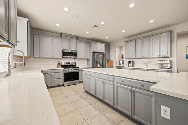 $715,000 | 4040 Aura Way, Rancho Cordova, CA 95742