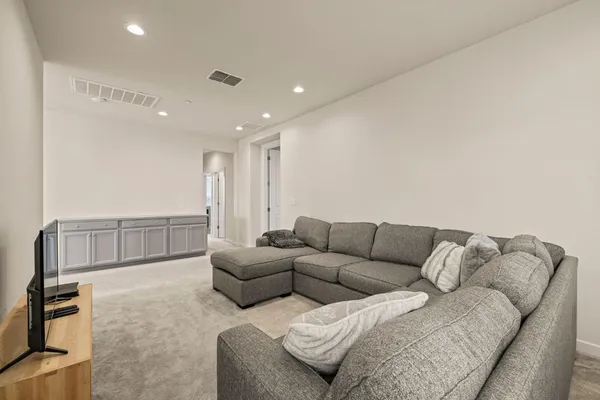 $715,000 | 4040 Aura Way, Rancho Cordova, CA 95742