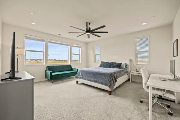 $715,000 | 4040 Aura Way, Rancho Cordova, CA 95742