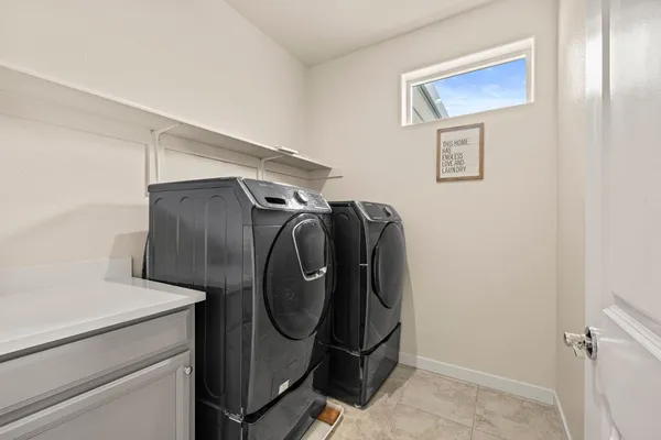$715,000 | 4040 Aura Way, Rancho Cordova, CA 95742