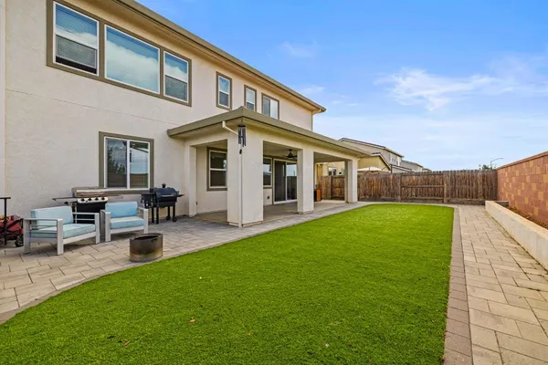 $715,000 | 4040 Aura Way, Rancho Cordova, CA 95742