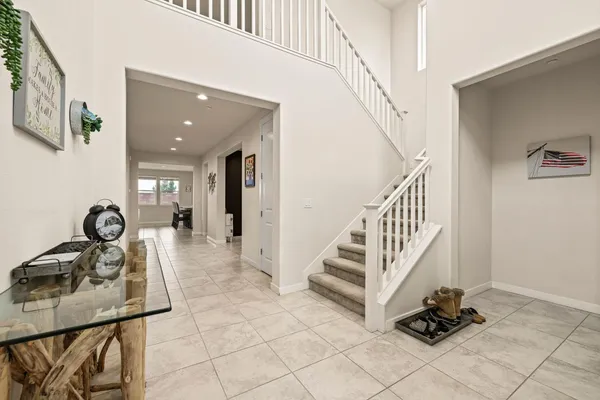 $715,000 | 4040 Aura Way, Rancho Cordova, CA 95742