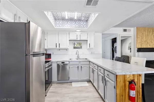 $194,500 | 4291 Sanderling Circle, Unit 124, Las Vegas, NV 89103