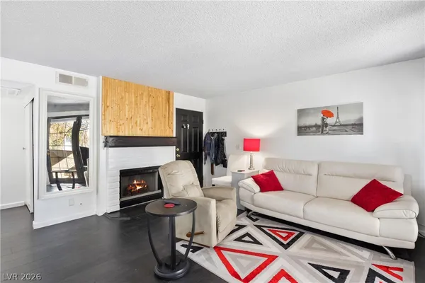 $194,500 | 4291 Sanderling Circle, Unit 124, Las Vegas, NV 89103