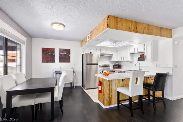 $194,500 | 4291 Sanderling Circle, Unit 124, Las Vegas, NV 89103