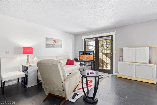 $194,500 | 4291 Sanderling Circle, Unit 124, Las Vegas, NV 89103