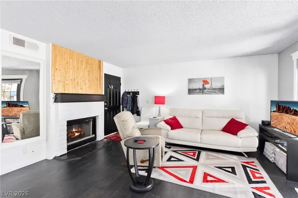 $194,500 | 4291 Sanderling Circle, Unit 124, Las Vegas, NV 89103