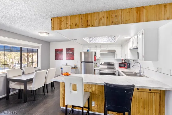 $194,500 | 4291 Sanderling Circle, Unit 124, Las Vegas, NV 89103