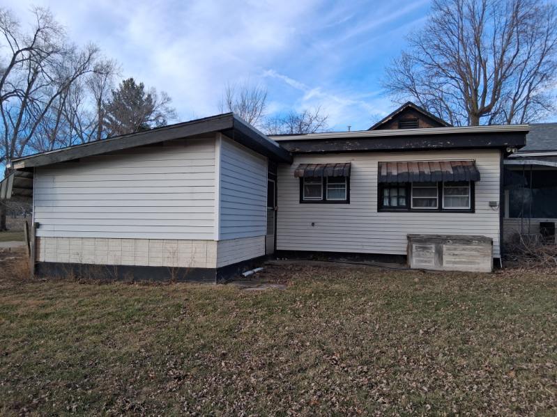 129 Prairie Greenfield, IL 62044 - Photo 2 of 12