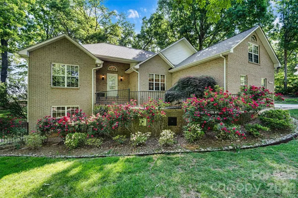 $799,000 | 7538 Golf Course Drive South, Denver, NC 28037