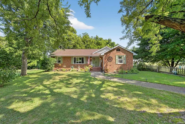 $275,000 | 1402 Hawthorne Drive, Vincennes, IN 47591