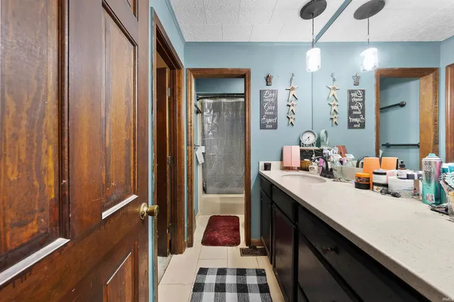 $275,000 | 1402 Hawthorne Drive, Vincennes, IN 47591