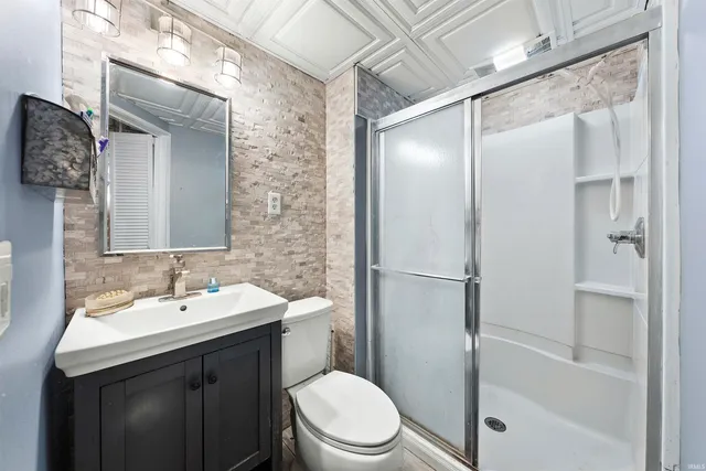 $275,000 | 1402 Hawthorne Drive, Vincennes, IN 47591