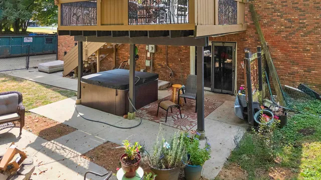 $275,000 | 1402 Hawthorne Drive, Vincennes, IN 47591