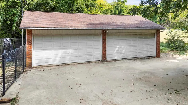$275,000 | 1402 Hawthorne Drive, Vincennes, IN 47591