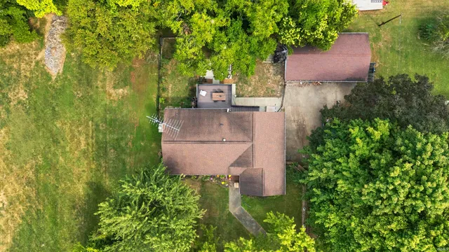 $275,000 | 1402 Hawthorne Drive, Vincennes, IN 47591