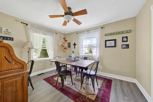 $275,000 | 1402 Hawthorne Drive, Vincennes, IN 47591