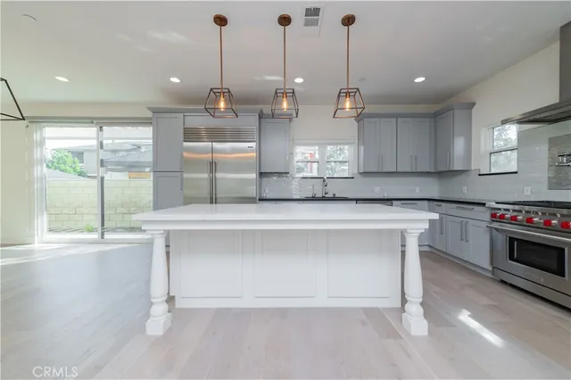 $7,500 | 146 East 18th Street, Costa Mesa, CA 92627