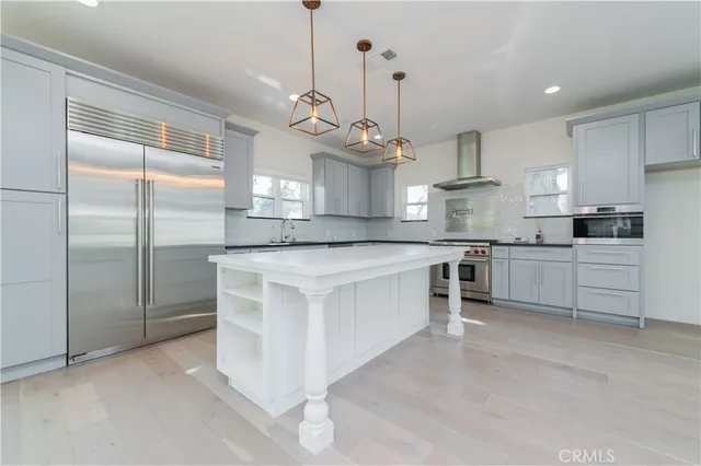 $7,500 | 146 East 18th Street, Costa Mesa, CA 92627