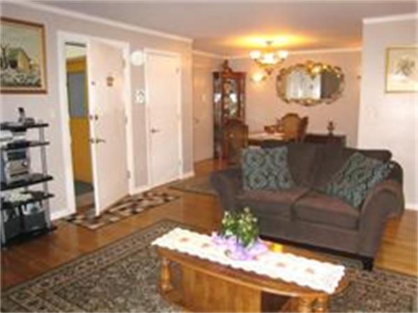 45 Jacqueline Road, Unit 10 Waltham, MA 02452 - Photo 3 of 20 Gallery Image 3