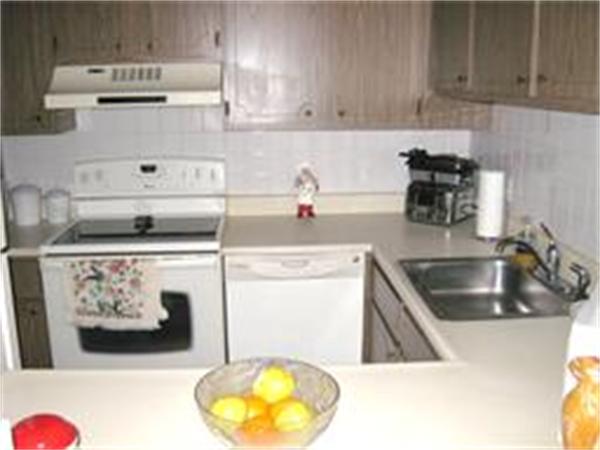 45 Jacqueline Road, Unit 10 Waltham, MA 02452 - Photo 8 of 20 Gallery Image 8