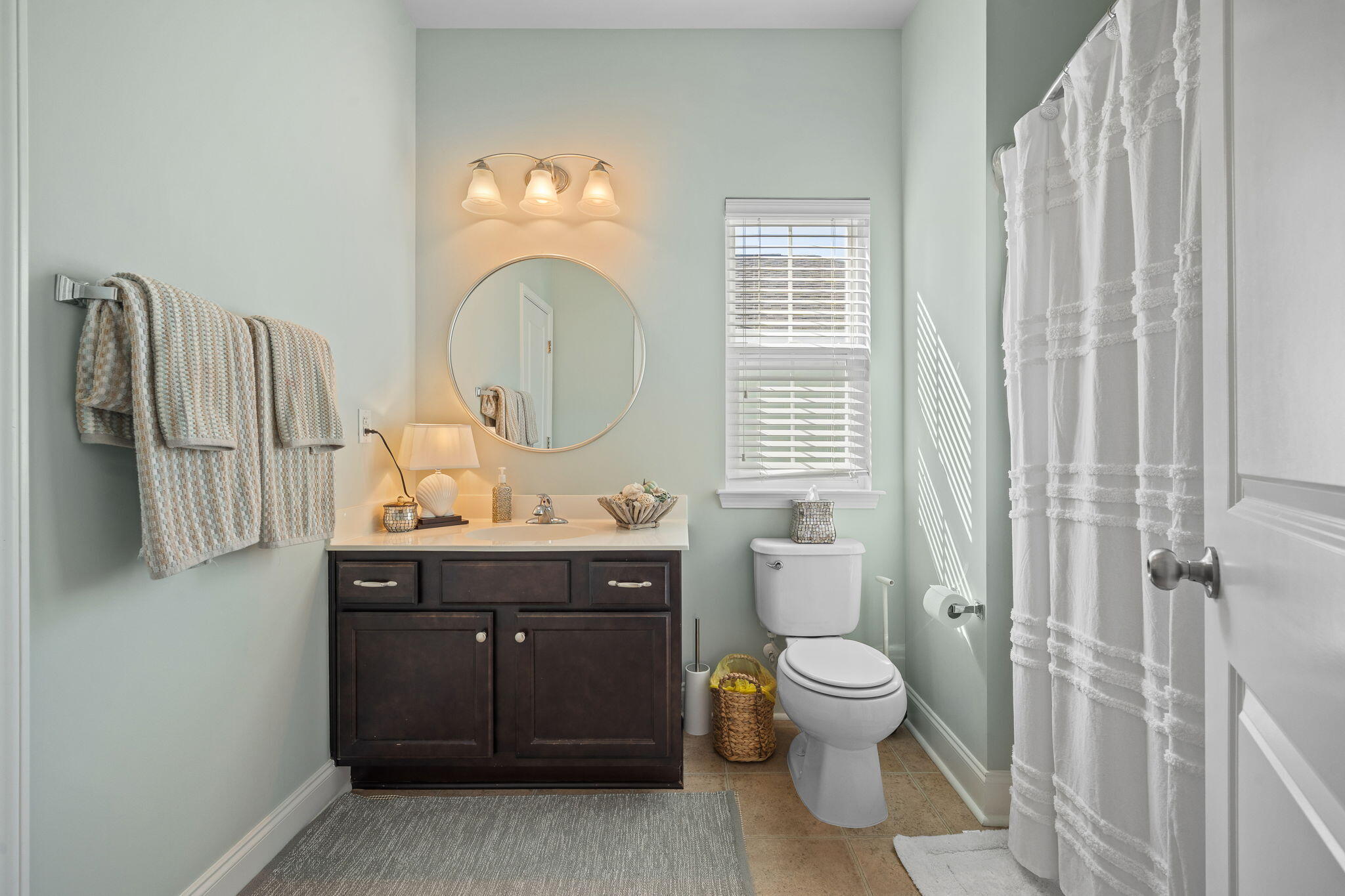 103 Green Grass Road Summerville, SC 29483 - Photo 22 of 39 Secondary Bath Upstairs