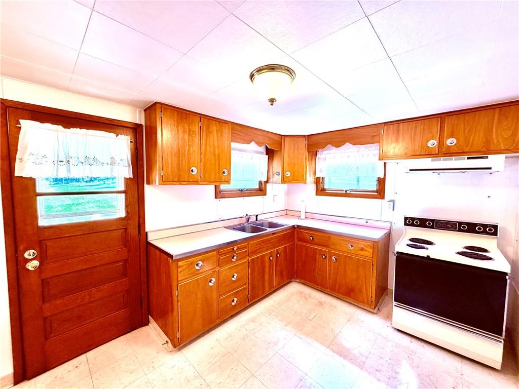 328 Keslar School Road Acme, PA 15610 - Photo 6 of 22