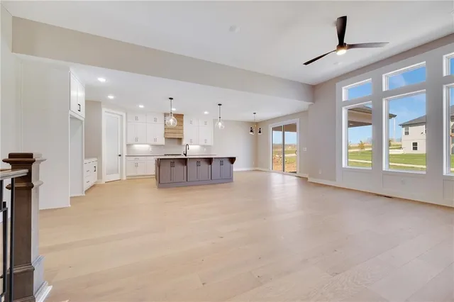 $544,900 | 2345 Northeast Colonnade Avenue, Blue Springs, MO 64029