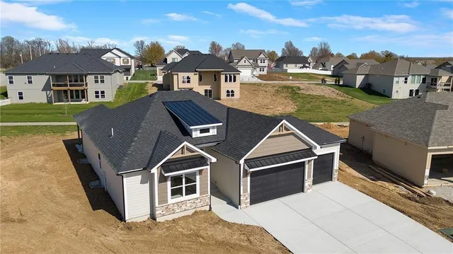 $544,900 | 2345 Northeast Colonnade Avenue, Blue Springs, MO 64029