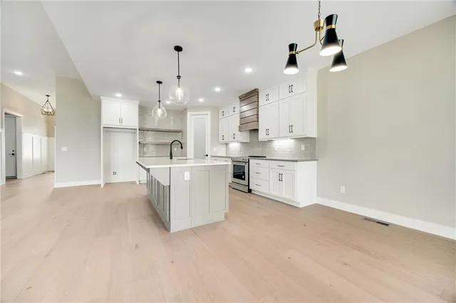 $544,900 | 2345 Northeast Colonnade Avenue, Blue Springs, MO 64029