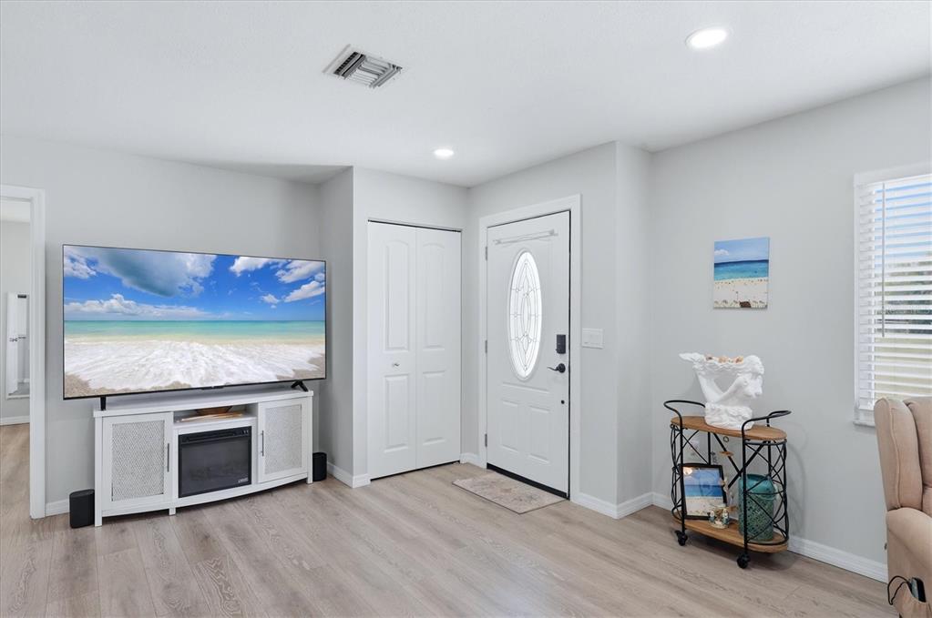890 Ponderosa Road Venice, FL 34293 - Photo 8 of 31 Gallery Image 8