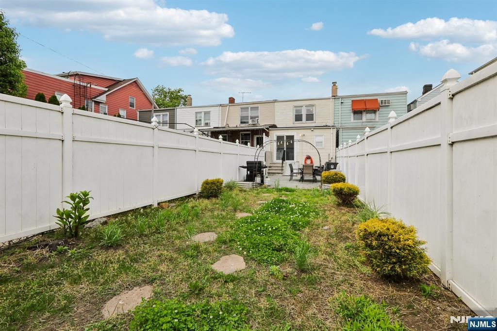 63 Garrison Street Newark, NJ 07105 - Photo 40 of 40