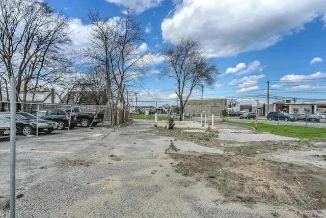 $689,000 | 899 Old Country Road, Westbury, NY 11590