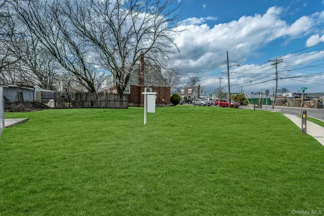 $689,000 | 899 Old Country Road, Westbury, NY 11590