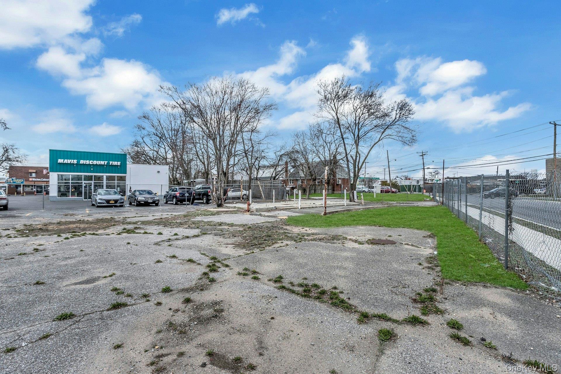 899 Old Country Road Westbury, NY 11590 - Photo 9 of 19