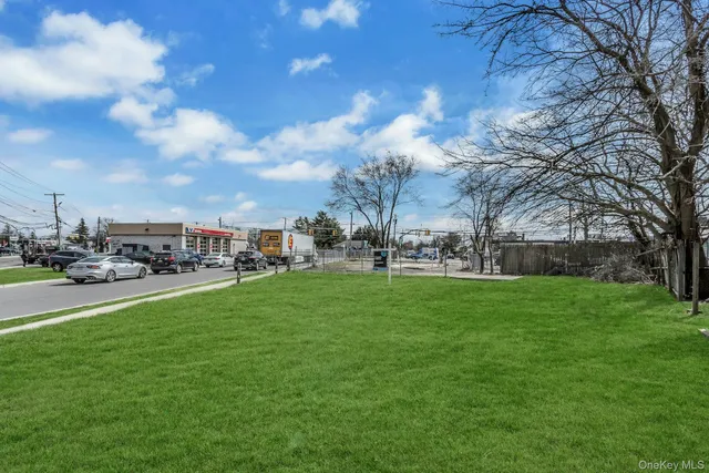 $689,000 | 899 Old Country Road, Westbury, NY 11590