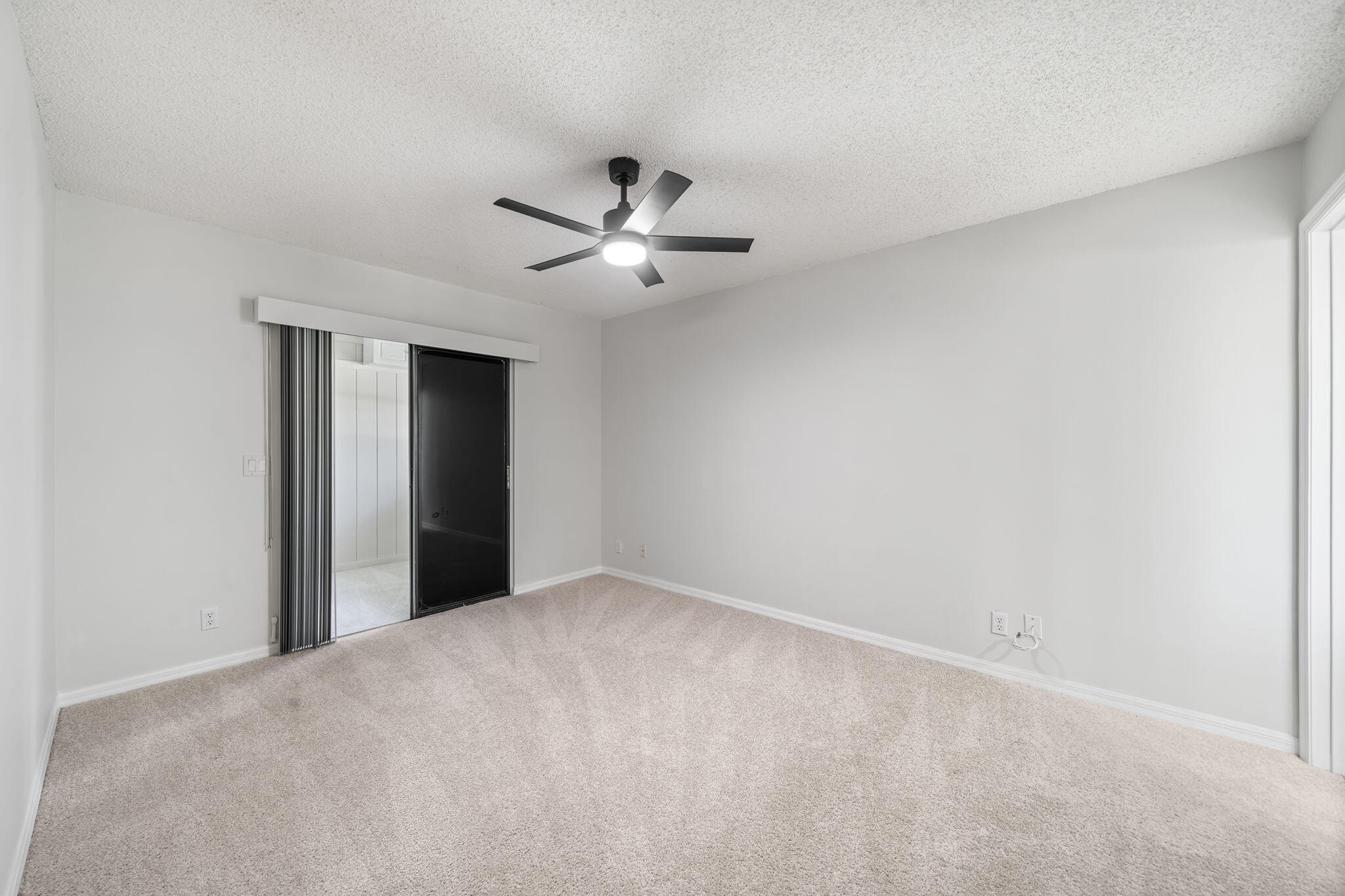 17876 43rd Road North Loxahatchee, FL 33470 - Photo 20 of 37 a view of an empty room with a ceiling fan