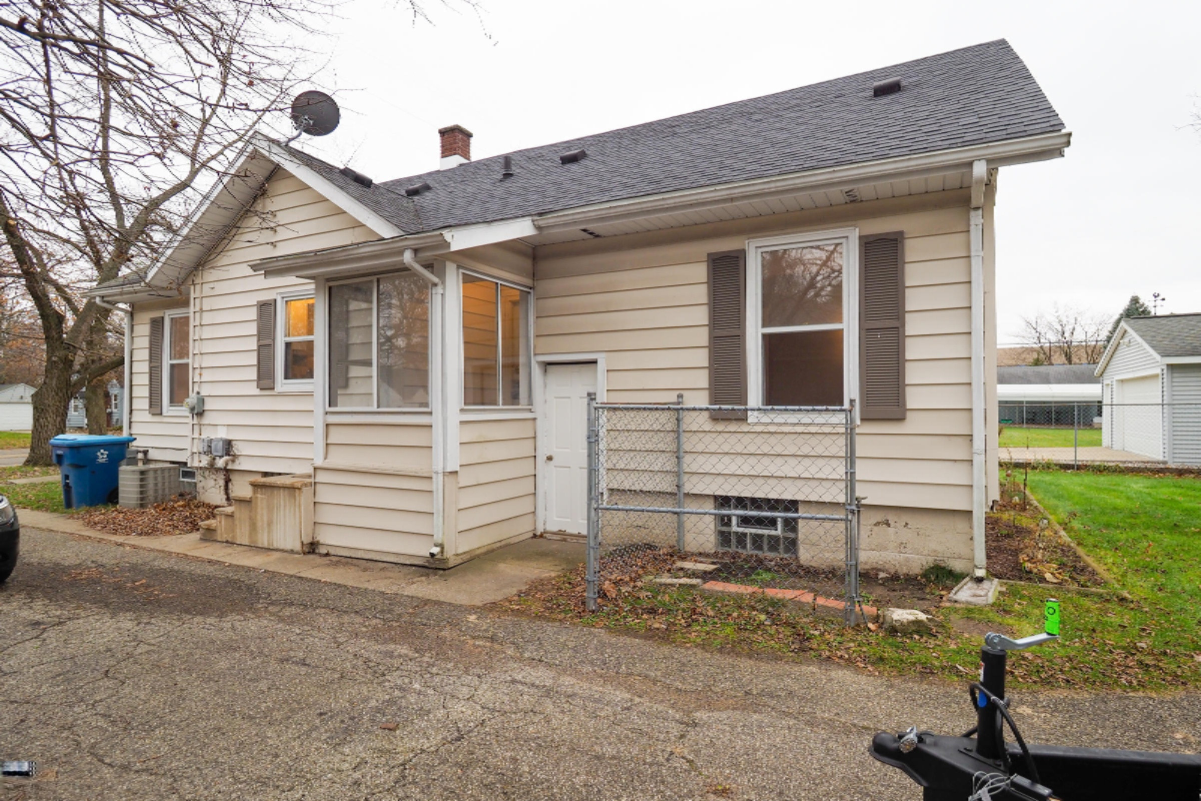 1219 Miller Road Kalamazoo, MI 49001 - Photo 23 of 24 1219 Miller Rd-123